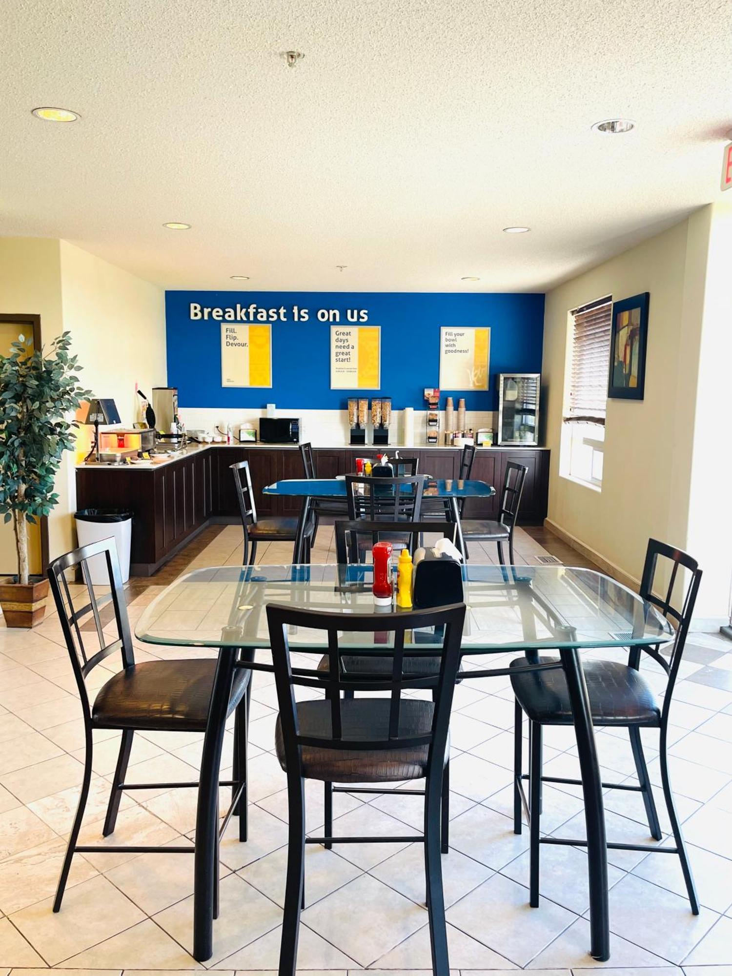 Days Inn By Wyndham Grande Prairie Exteriör bild